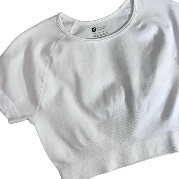 Trendy Seamless Crop Top Set… Comfy & Stretchy! 2 - Picture 12 of 16